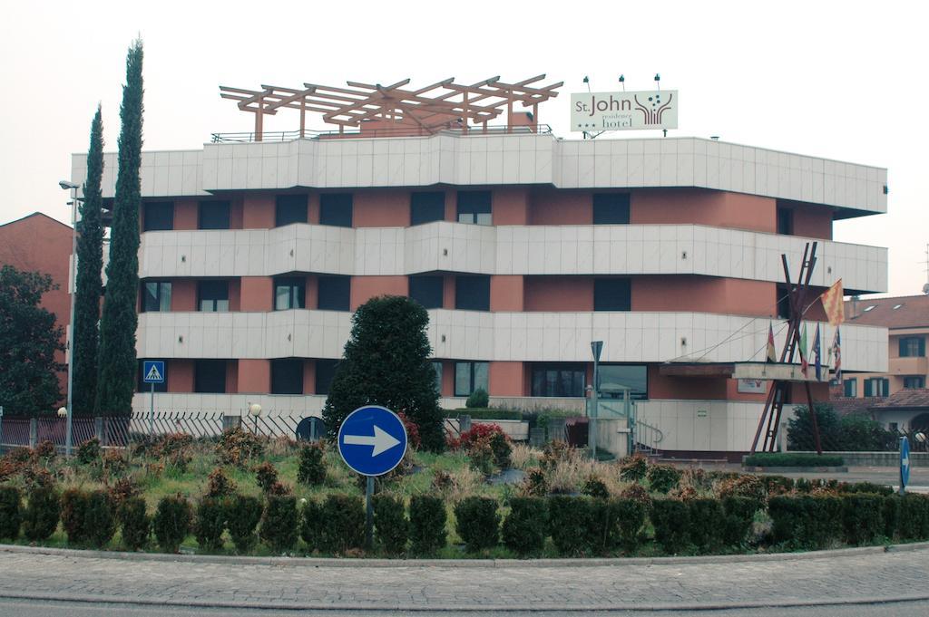 Hotel St John Desio Buitenkant foto
