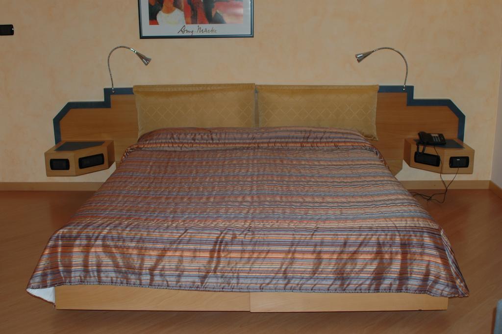 Hotel St John Desio Buitenkant foto