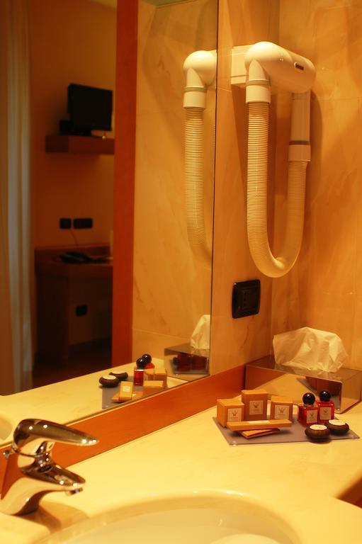 Hotel St John Desio Kamer foto