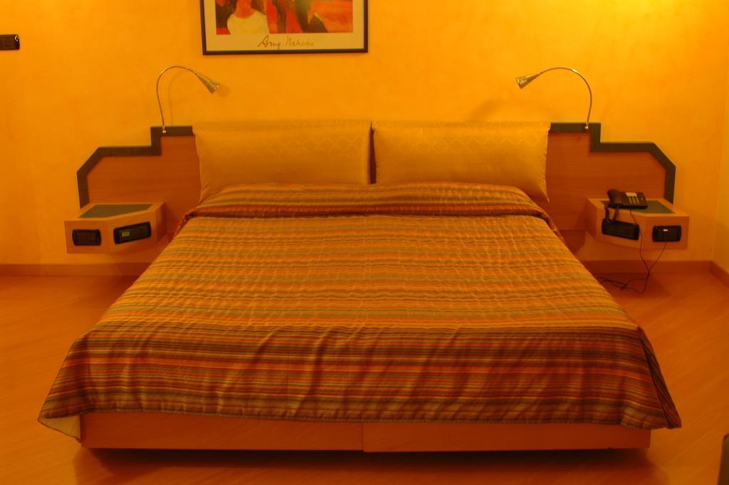 Hotel St John Desio Buitenkant foto
