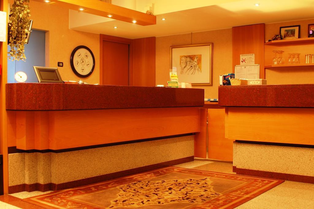 Hotel St John Desio Buitenkant foto