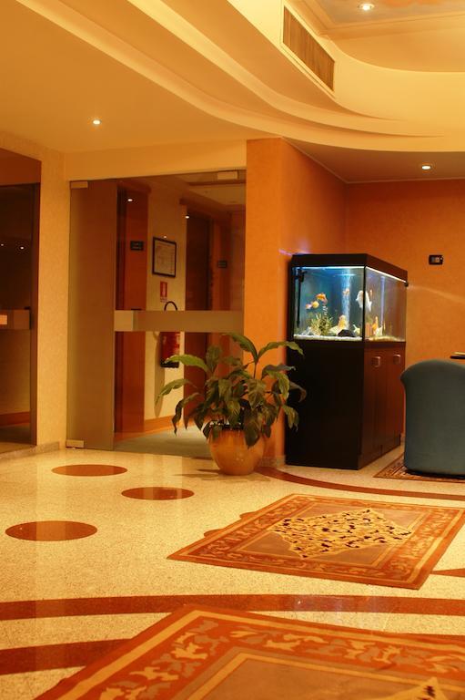 Hotel St John Desio Buitenkant foto